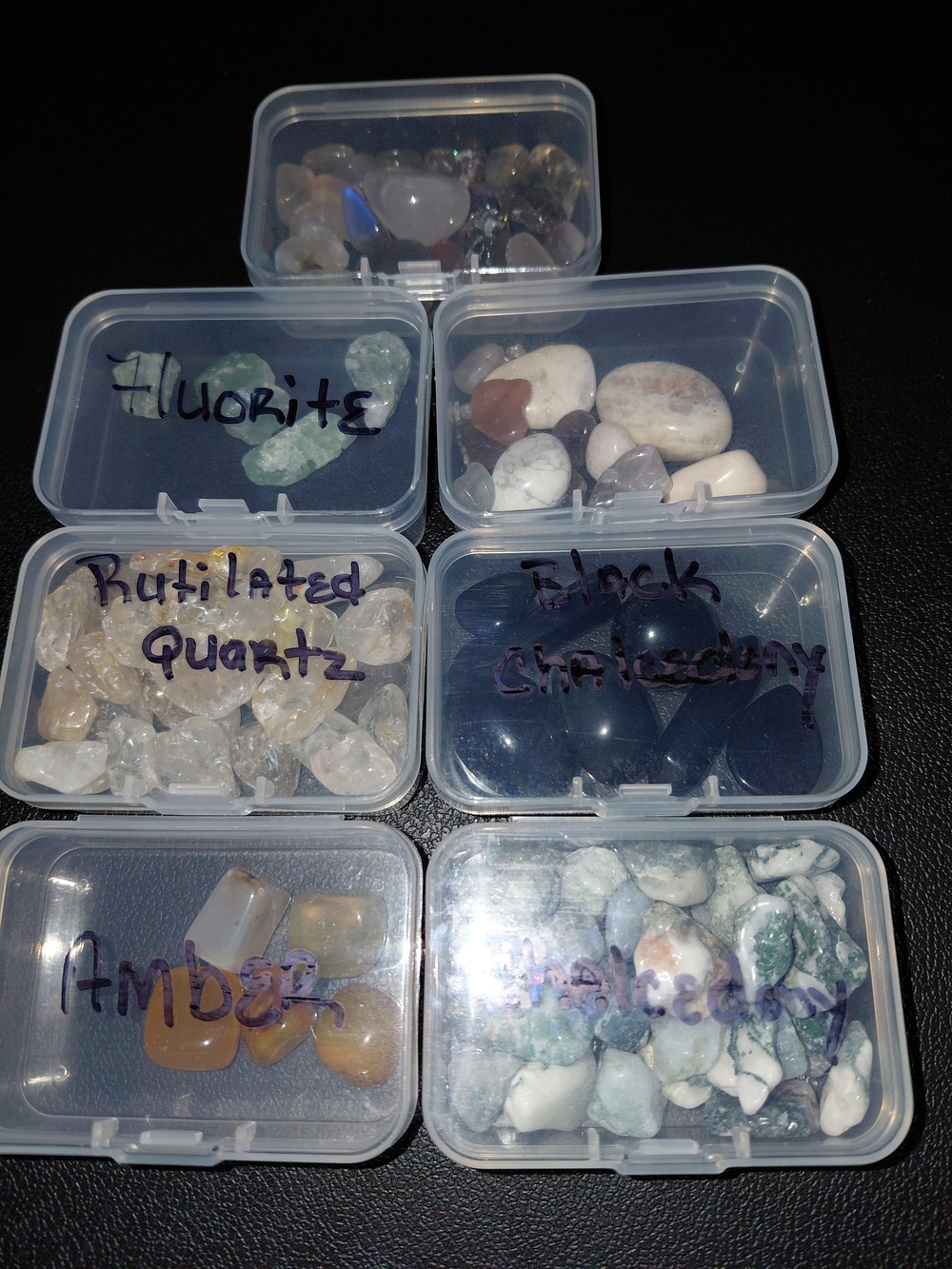 Big CRYSTAL COLLECTION Tumbles, Raws and Carved 30 boxes - Picture 5 of 6